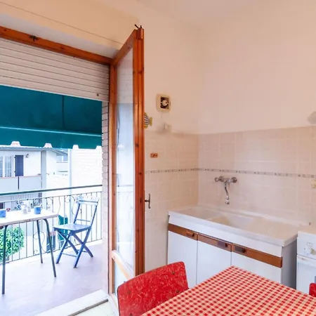 Az Apartment Follonica