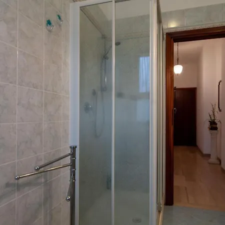 Az Apartment Follonica